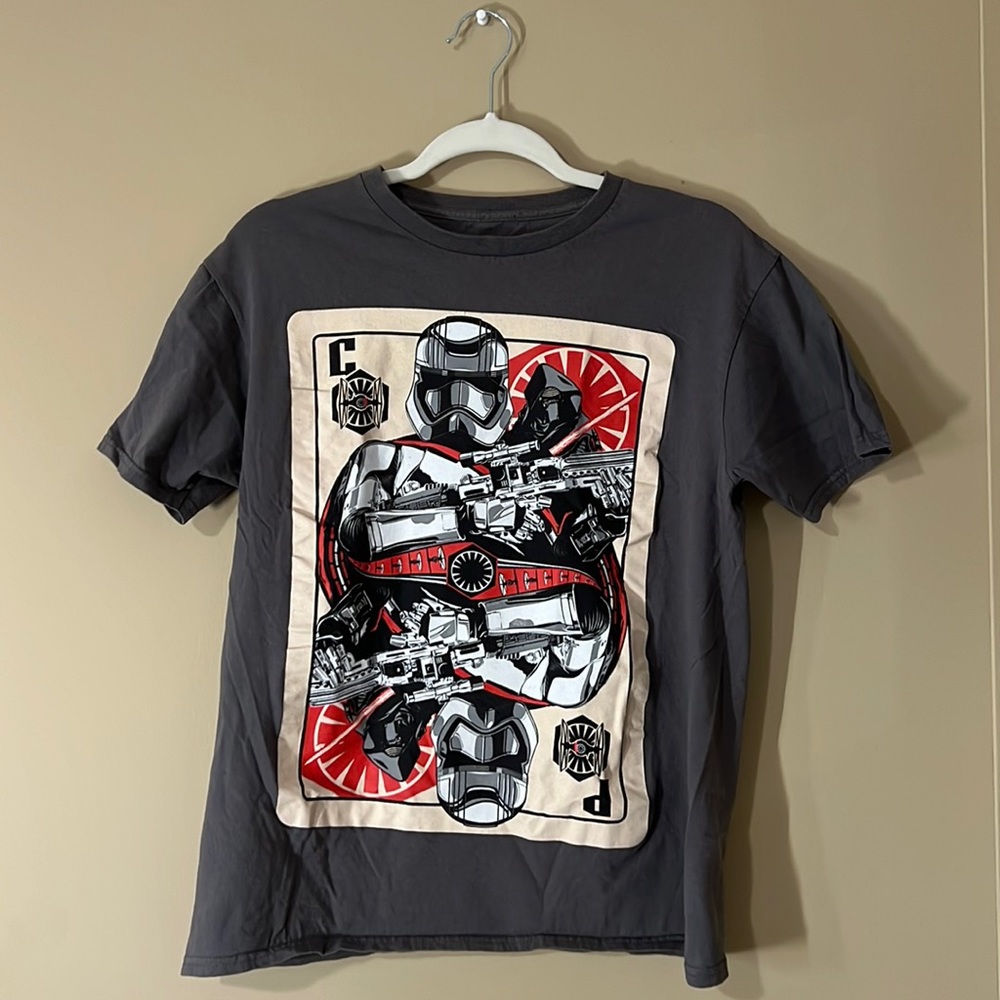 Star Wars Captain Phasma Kyle Ren Medium grey tee shirt